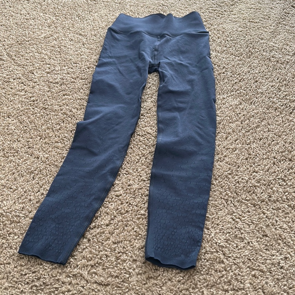 Brand new unworn Fabletics high waisted sculpt knit dot legging M